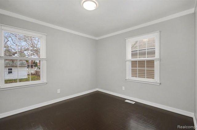 24274 Shakespeare Avenue, Eastpointe, MI 48021