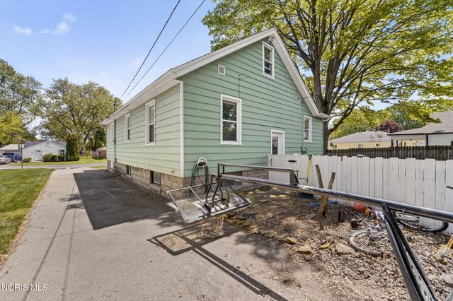 5621 Harvest Lane, Toledo, OH 43623