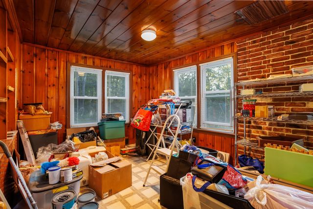 127 Pleasant St, Lunenburg, MA 01462