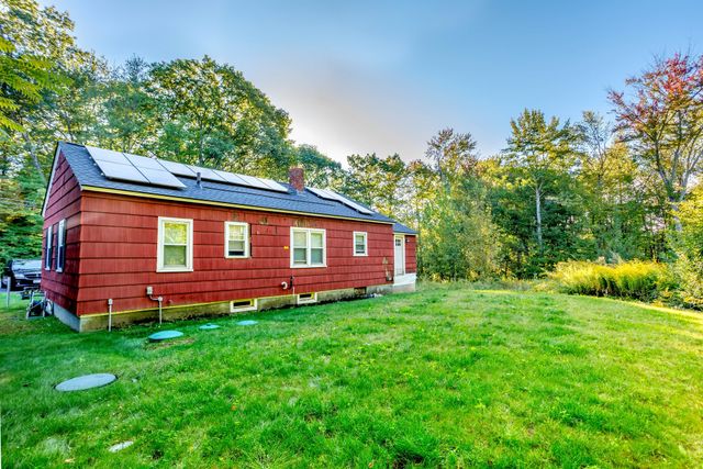 127 Pleasant St, Lunenburg, MA 01462