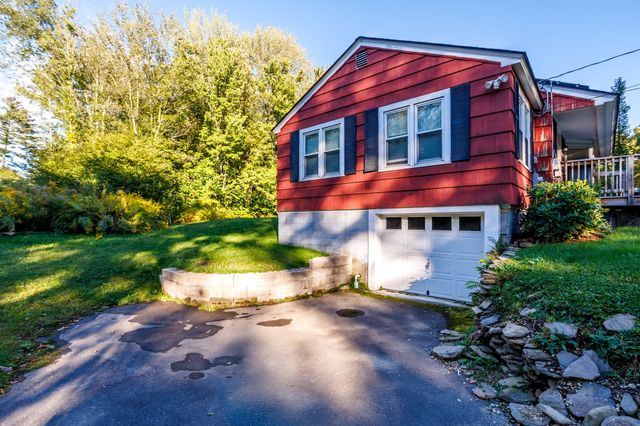 127 Pleasant St, Lunenburg, MA 01462