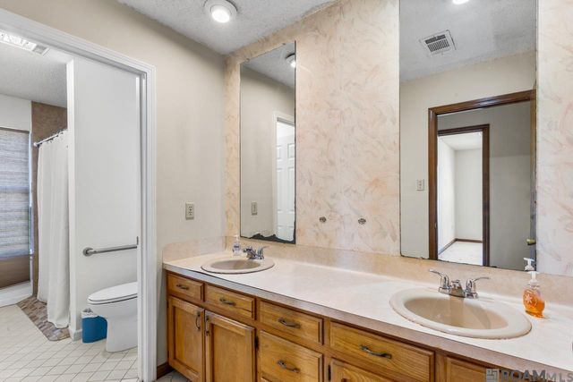 2695 Bogan Walk, Baton Rouge, LA 70802