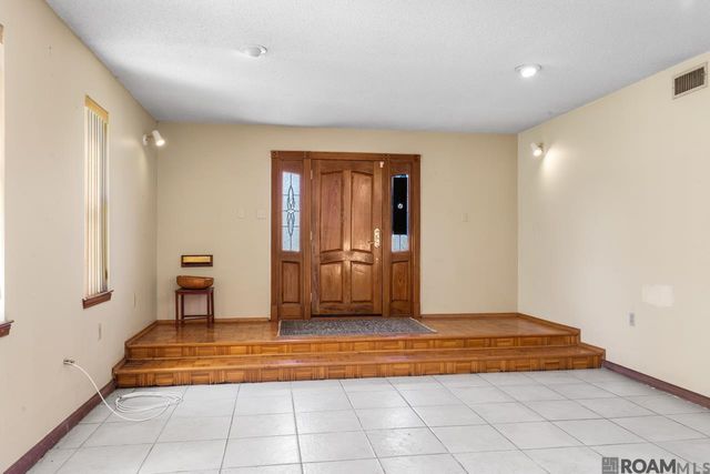 2695 Bogan Walk, Baton Rouge, LA 70802