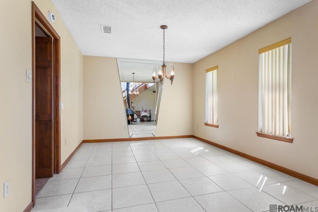 2695 Bogan Walk, Baton Rouge, LA 70802