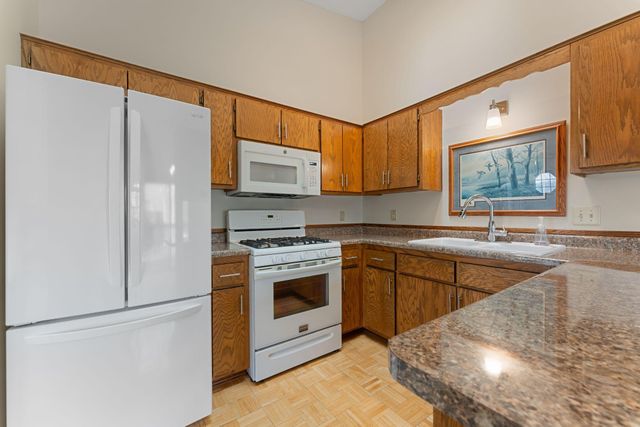 1216 Hilo Avenue N, Oakdale, MN 55128