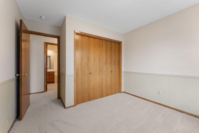 1216 Hilo Avenue N, Oakdale, MN 55128