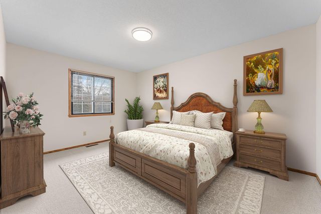 1216 Hilo Avenue N, Oakdale, MN 55128