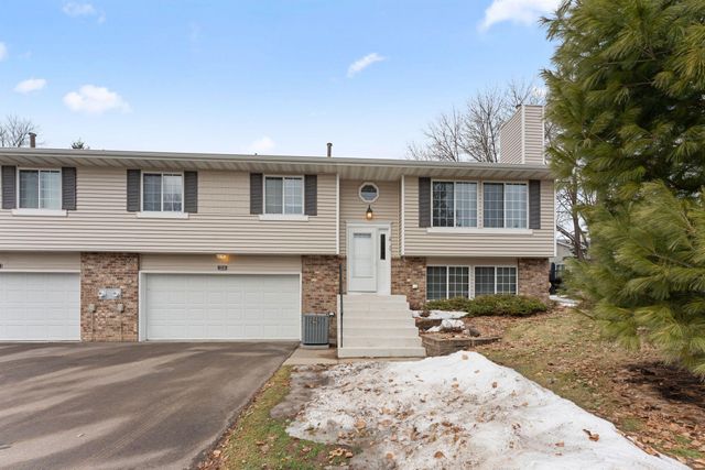 1216 Hilo Avenue N, Oakdale, MN 55128