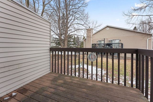 1216 Hilo Avenue N, Oakdale, MN 55128