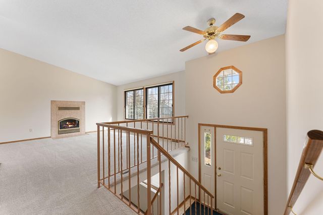 1216 Hilo Avenue N, Oakdale, MN 55128