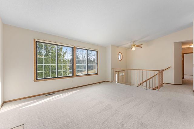 1216 Hilo Avenue N, Oakdale, MN 55128