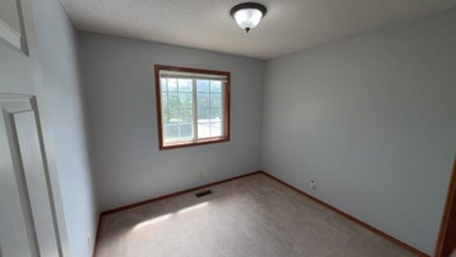 6505 E 44th St N, Bel Aire, KS 67226