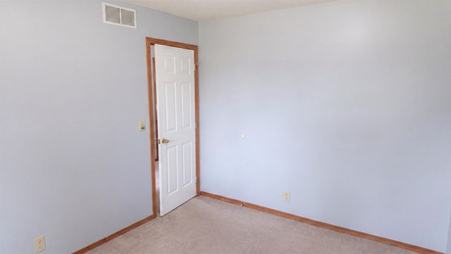 6505 E 44th St N, Bel Aire, KS 67226