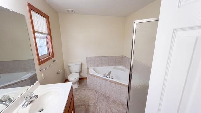 6505 E 44th St N, Bel Aire, KS 67226