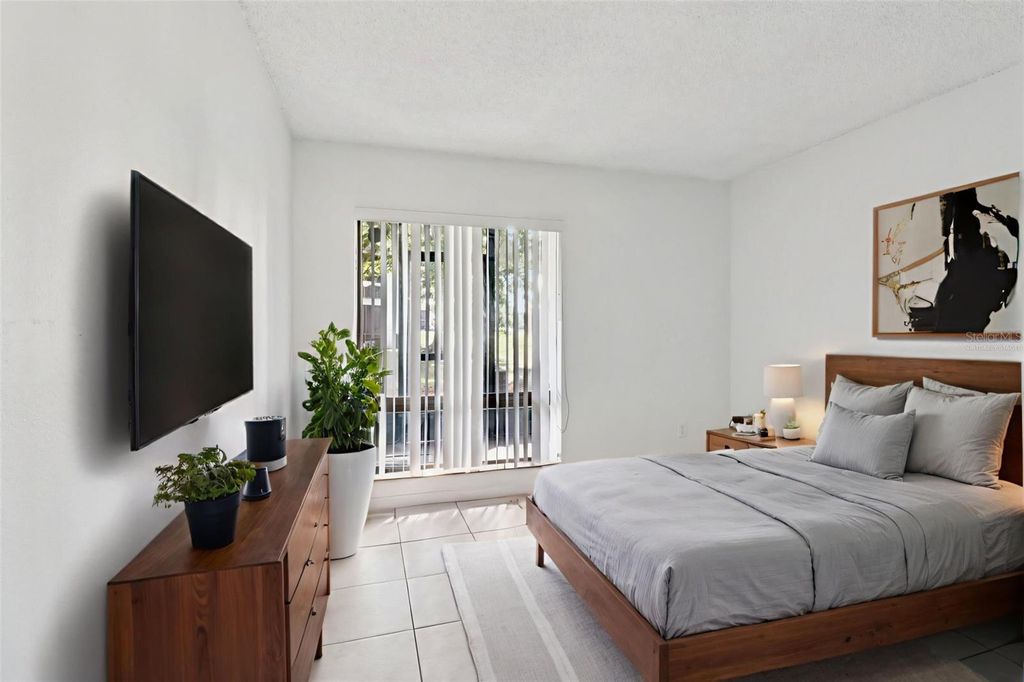 Image 11 of property listing at 4369 AQUA VISTA DRIVE 16-C, Orlando, FL 32839