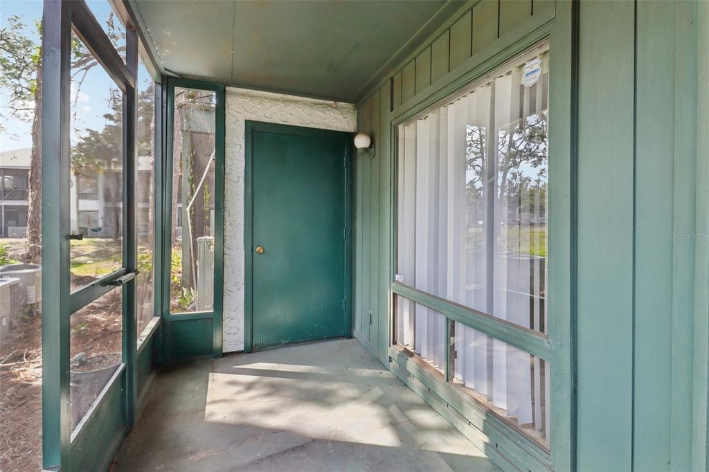 Image 14 of property listing at 4369 AQUA VISTA DRIVE 16-C, Orlando, FL 32839