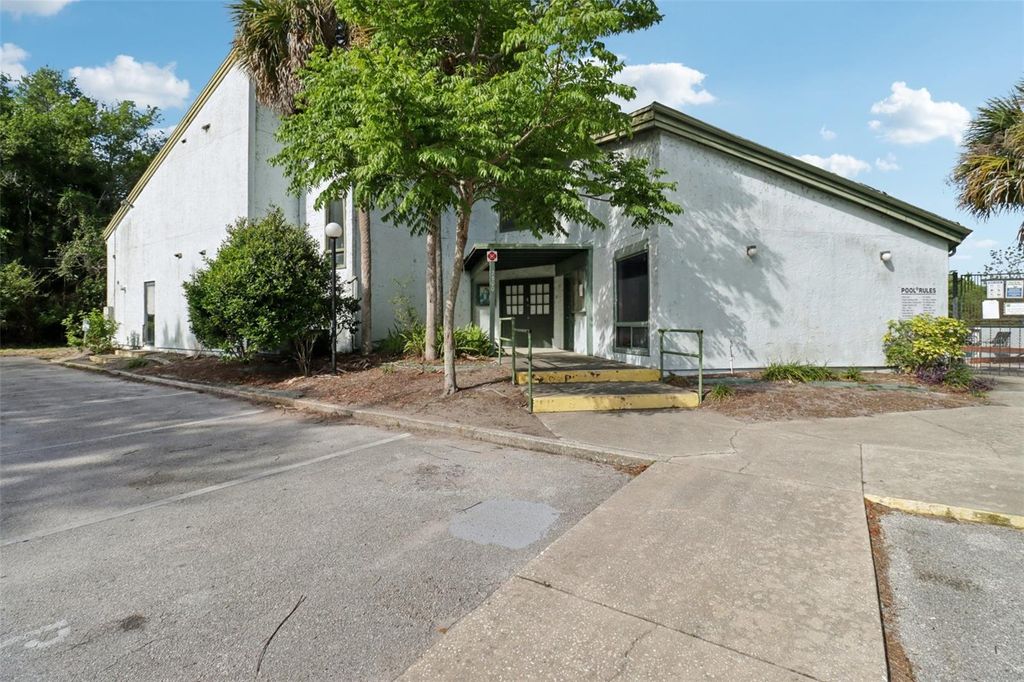 Image 17 of property listing at 4369 AQUA VISTA DRIVE 16-C, Orlando, FL 32839