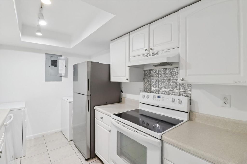 Image 6 of property listing at 4369 AQUA VISTA DRIVE 16-C, Orlando, FL 32839