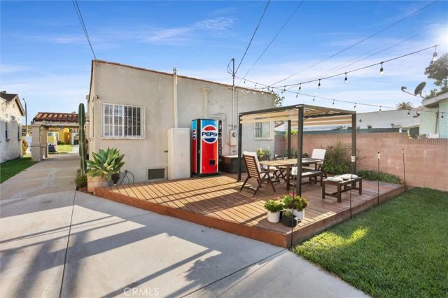 527 W 106th Street, Los Angeles, CA 90044