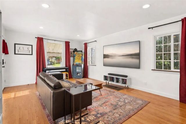 527 W 106th Street, Los Angeles, CA 90044