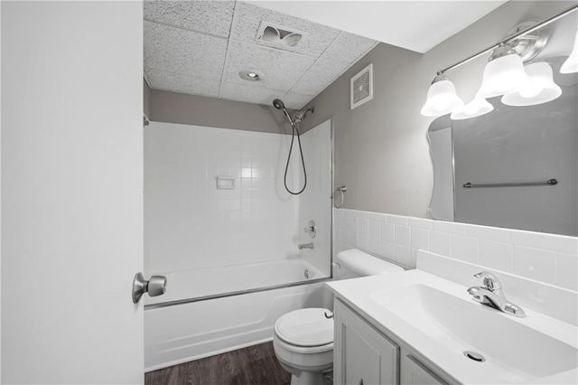 9604 E 67th Terrace, Raytown, MO 64133