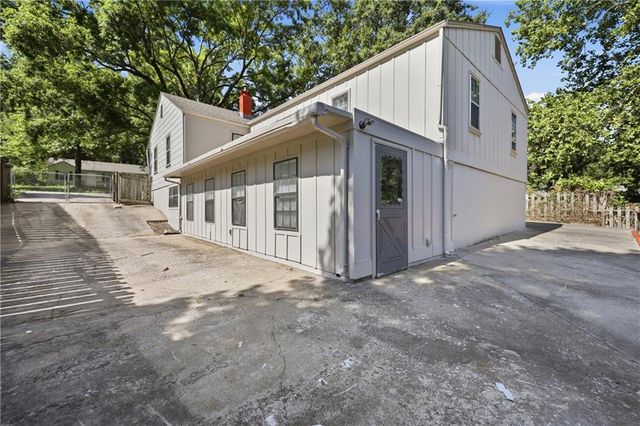 9604 E 67th Terrace, Raytown, MO 64133