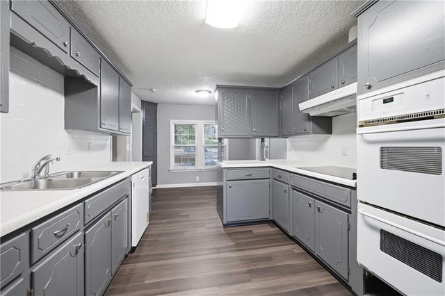 9604 E 67th Terrace, Raytown, MO 64133