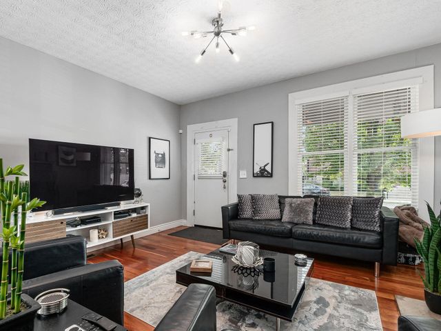 288 E 4th Avenue, Columbus, OH 43201