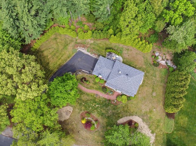 4 Hunters Road, Bedford, NH 03110