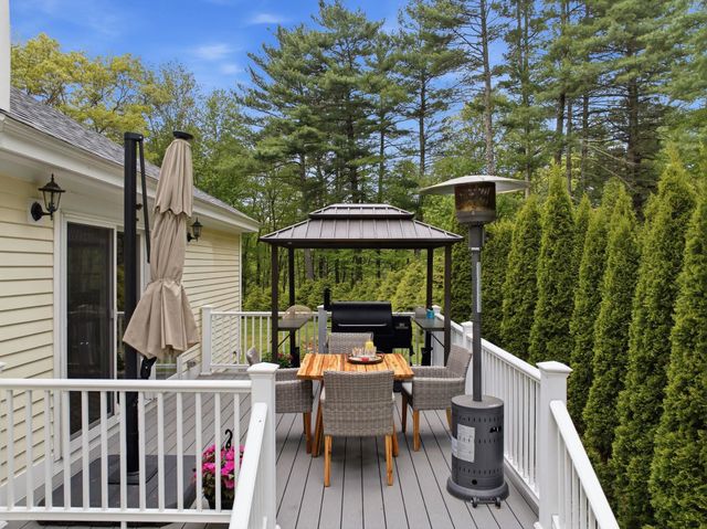 4 Hunters Road, Bedford, NH 03110