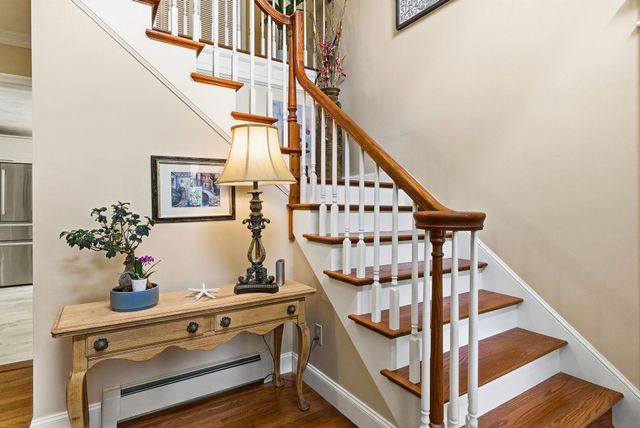 4 Hunters Road, Bedford, NH 03110