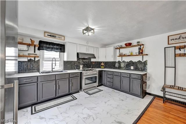 9309 Garfield Boulevard, Garfield Heights, OH 44125