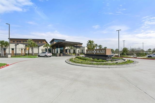 3017 Broadhaven Drive, Texas City, TX 77568