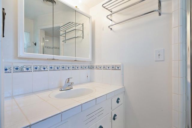 18493 N Jack Tone Rd, Lockeford, CA 95237