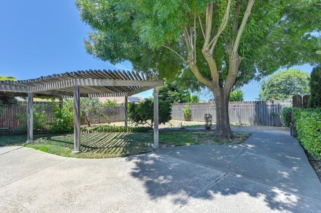 18493 N Jack Tone Rd, Lockeford, CA 95237