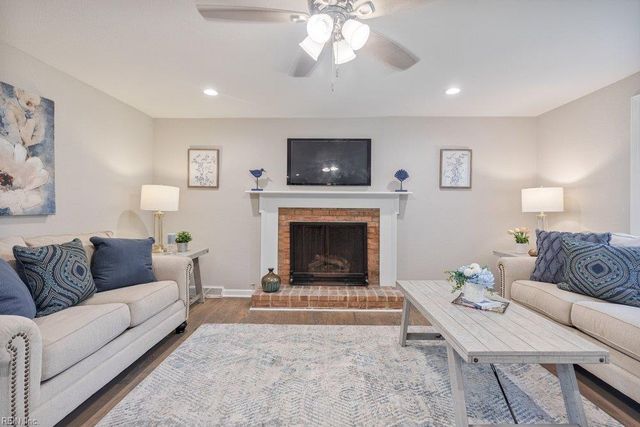 205 Fresno DR, Chesapeake, VA 23322