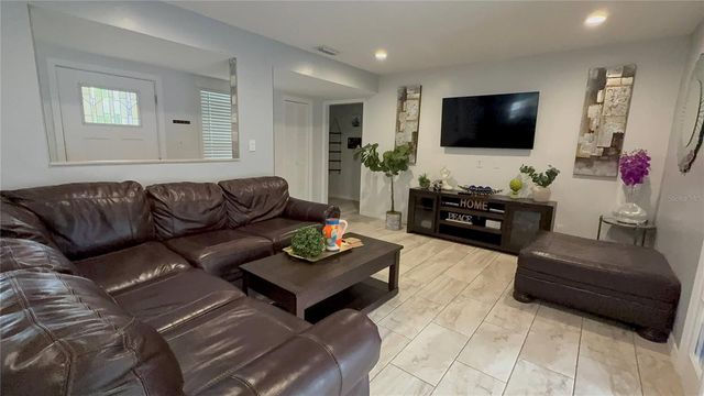 914 W CIMMERON DRIVE, Tampa, FL 33603