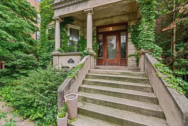 2751 W Logan Boulevard 2, Chicago, IL 60647