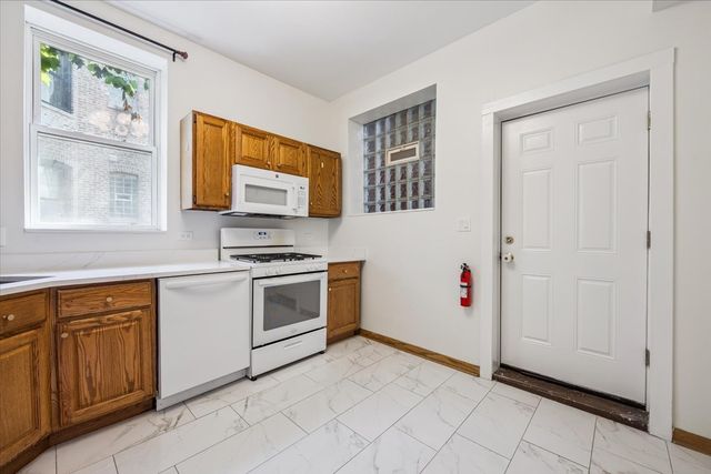 2751 W Logan Boulevard 2, Chicago, IL 60647