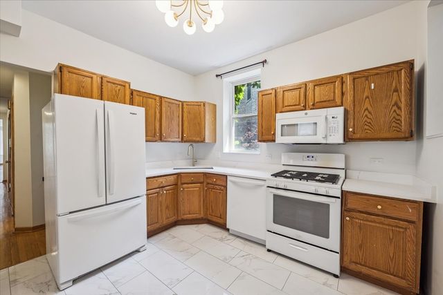 2751 W Logan Boulevard 2, Chicago, IL 60647