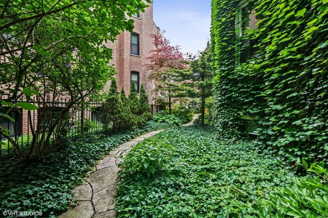 2751 W Logan Boulevard 2, Chicago, IL 60647