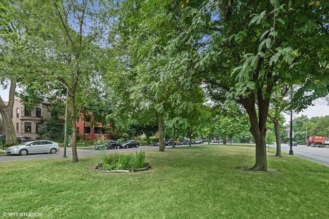 2751 W Logan Boulevard 2, Chicago, IL 60647