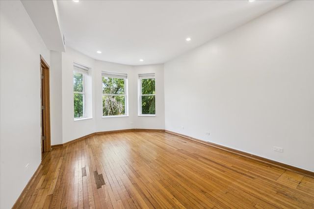 2751 W Logan Boulevard 2, Chicago, IL 60647