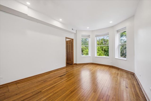 2751 W Logan Boulevard 2, Chicago, IL 60647
