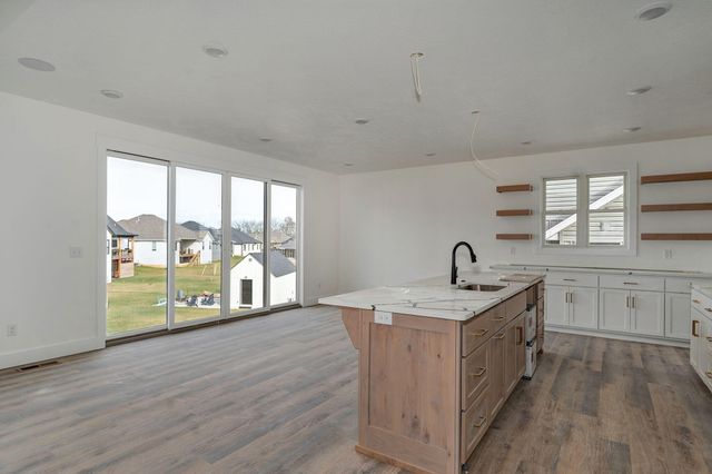 2975 W Marty Street, Springfield, MO 65810