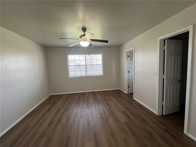 1012 Whipporwill Lane, Siloam Springs, AR 72761