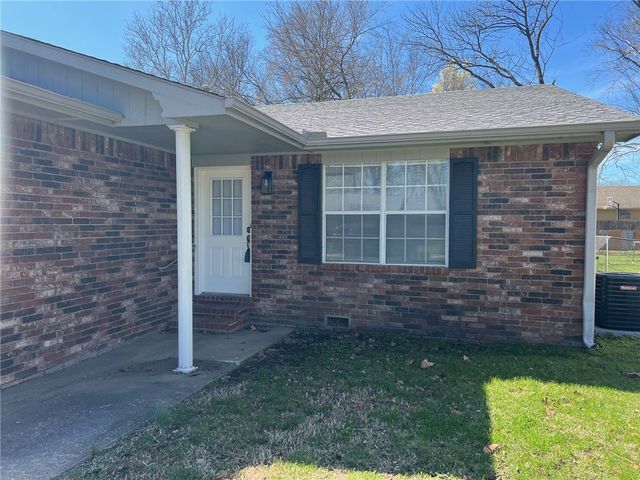 1012 Whipporwill Lane, Siloam Springs, AR 72761