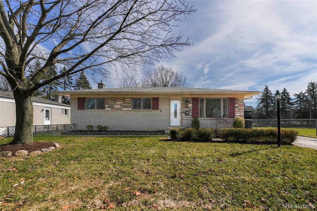 2632 Downey Drive, Troy, MI 48083