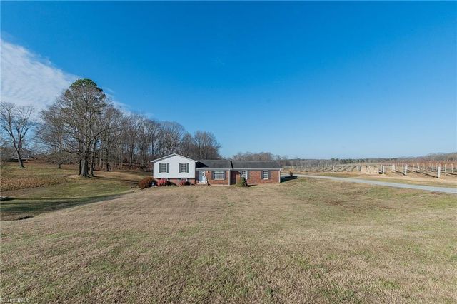 2011 Lamb Road, Lexington, NC 27295