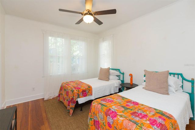 917 E BROAD STREET, Tampa, FL 33604